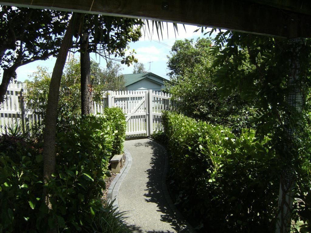 Richmond Lodge Thames Exterior foto